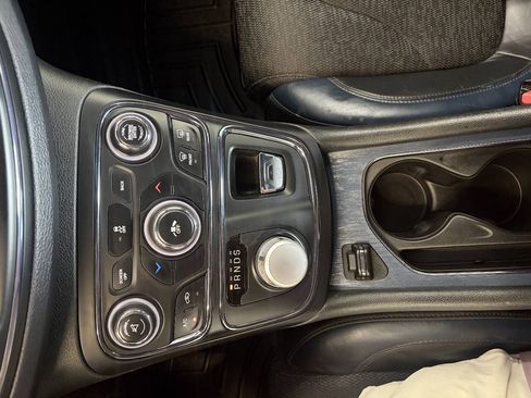 Used 2015 Chrysler 200 S FWD image 16