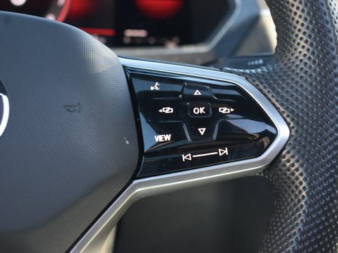 Used 2023 Volkswagen Tiguan SE R-Line image 18