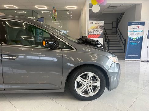 Used 2013 Honda Odyssey Touring image 9