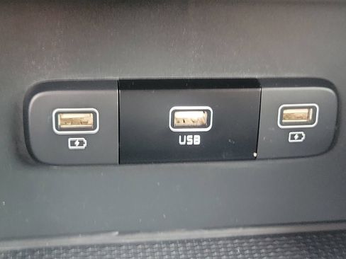 Used 2024 Kia Carnival LX FWD image 15