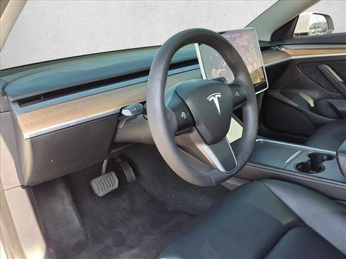 Used 2021 Tesla Model 3 Standard Range Plus RWD image 10
