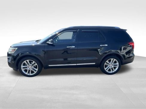 Used 2017 Ford Explorer Limited FWD image 4
