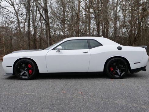 Used 2020 Dodge Challenger SRT Hellcat w/ Plus Package image 33