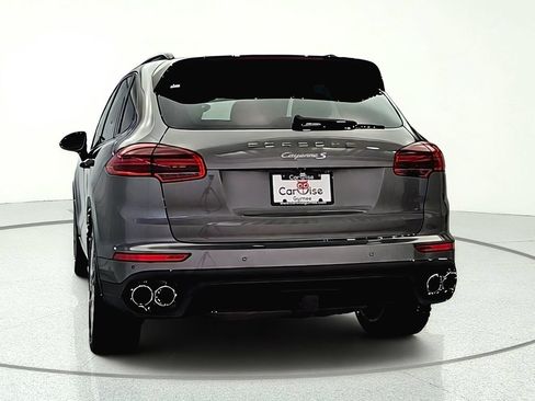 Used 2017 Porsche Cayenne S AWD/4WD image 6