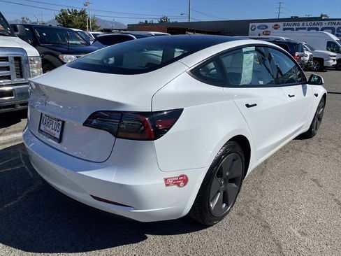 Used 2022 Tesla Model 3 Standard Range image 8