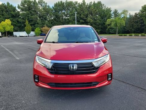 Certified 2024 Honda Odyssey Touring image 2