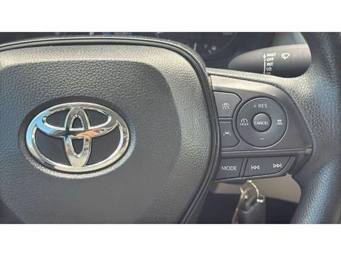Certified 2025 Toyota Corolla Cross L FWD image 21