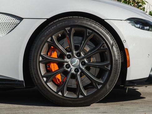 Used 2019 Aston Martin V8 Vantage Coupe image 33