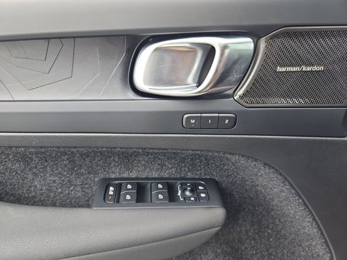 Used 2023 Volvo XC40 Recharge Ultimate w/ Protection Package Premier image 34