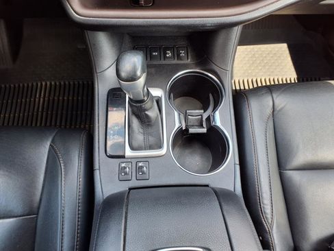 Used 2018 Toyota Highlander XLE image 20