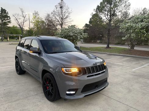 Used 2021 Jeep Grand Cherokee SRT w/ Trailer Tow Group IV AWD/4WD image 25