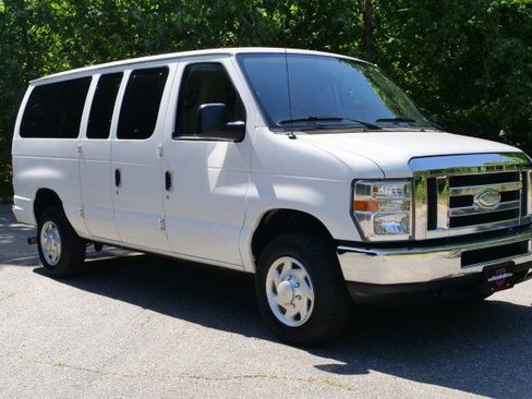 Used 2014 Ford E-350 and Econoline 350 XLT RWD image 4
