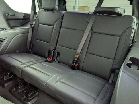 Used 2023 Chevrolet Tahoe Z71 w/ Luxury Package AWD/4WD image 30