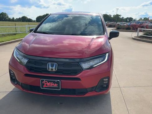 Used 2025 Honda Odyssey Sport-L image 4