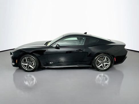 Used 2026 Ford Mustang Coupe RWD image 4