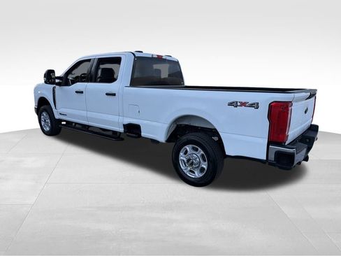 Used 2025 Ford F350 XLT image 5
