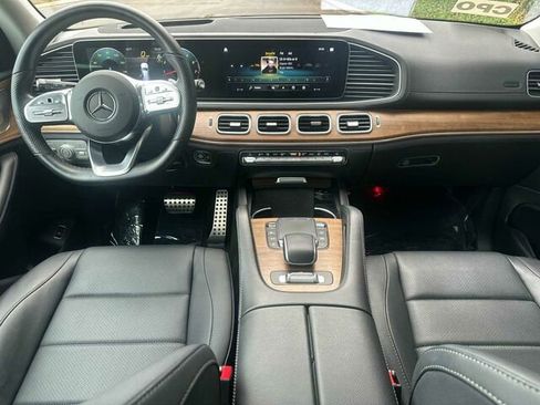 Used 2023 Mercedes-Benz GLS 450 4MATIC image 17