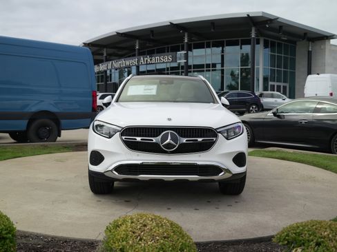 New 2026 Mercedes-Benz GLC 350e 4MATIC image 2