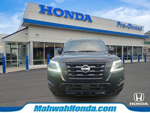 Used 2022 Nissan Armada SL w/ Midnight Edition Package image 2