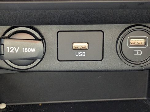 Used 2022 Hyundai Elantra SE image 20