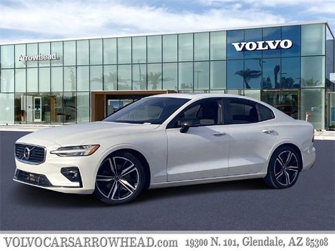 Used 2019 Volvo S60 T5 R-Design image 1
