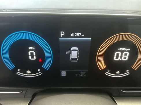 Used 2024 Hyundai Kona SEL image 16