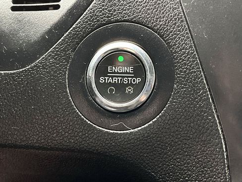 Used 2018 Ford Explorer XLT w/ Equipment Group 202A AWD/4WD image 28