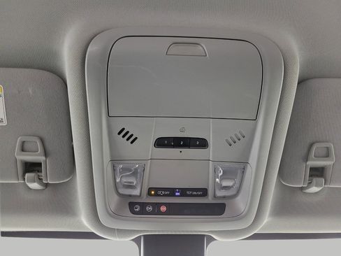 Used 2020 Chevrolet Equinox LT image 19