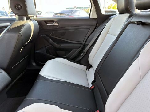 Used 2019 Volkswagen Jetta R-Line image 13