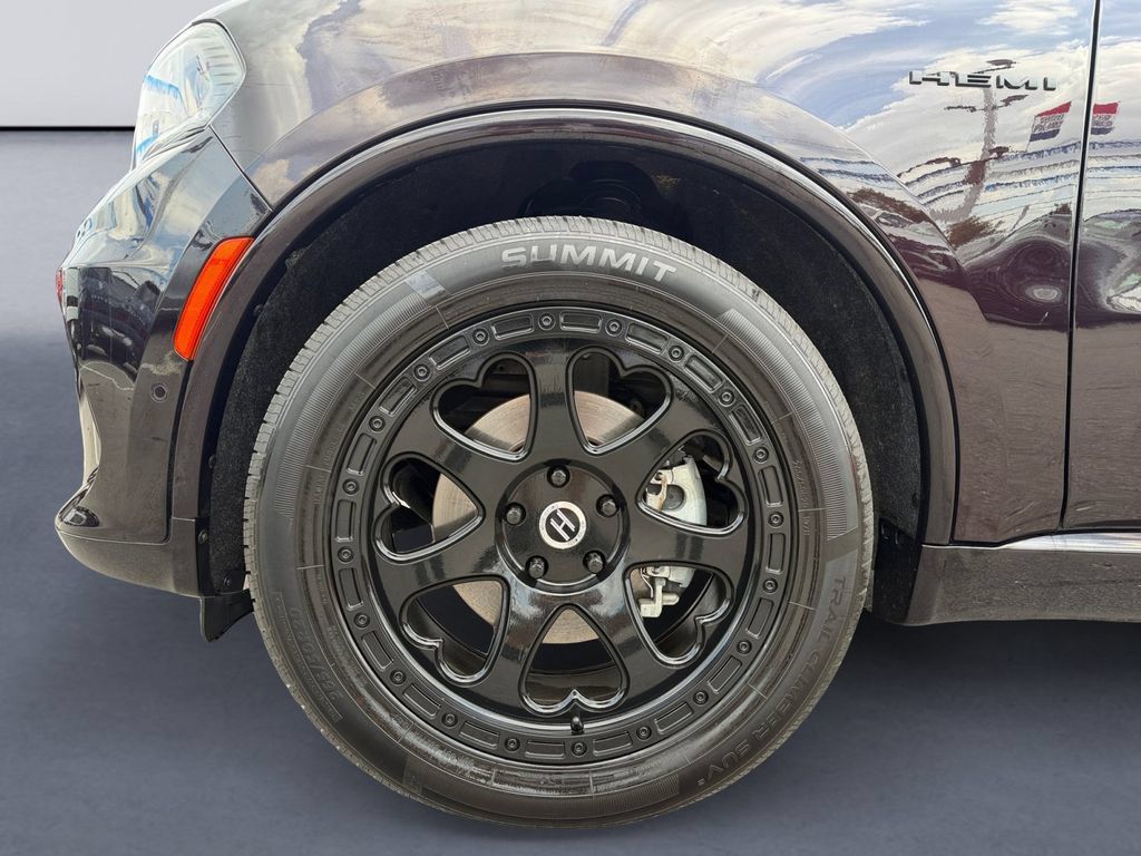 Used 2023 Dodge Durango R/T w/ Blacktop Package RWD image 9
