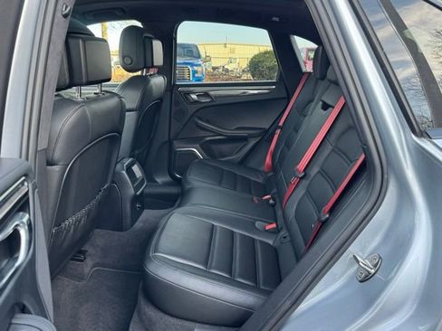 Used 2015 Porsche Macan Turbo image 14