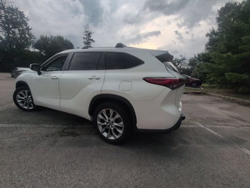 Used 2020 Toyota Highlander Limited AWD/4WD image 34
