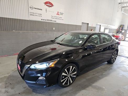 Used 2021 Nissan Altima 2.5 SR w/ SR Premium Package image 7