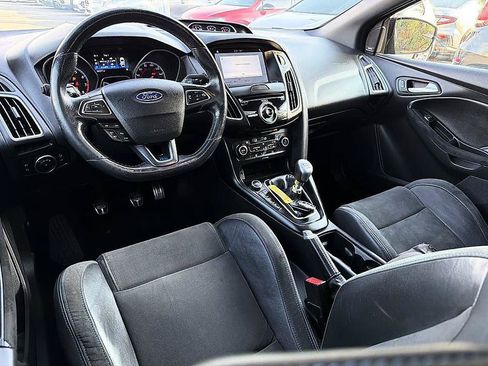 Used 2017 Ford Focus RS AWD/4WD image 12