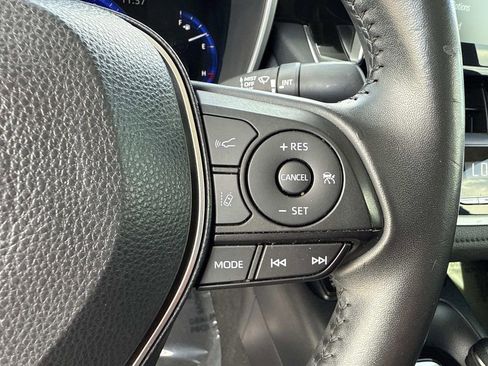 Used 2022 Toyota Corolla XLE image 34