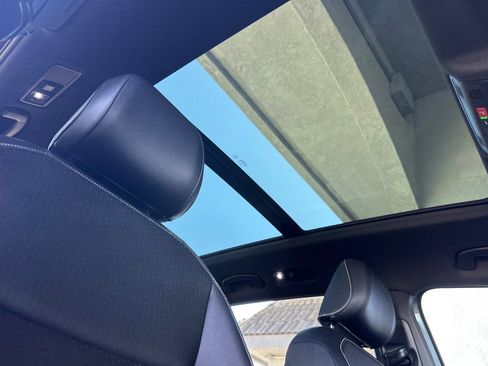 Used 2021 Volkswagen Tiguan SE R-Line image 19