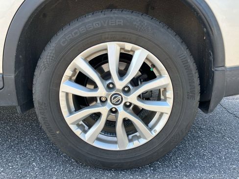 Used 2020 Nissan Rogue S w/ Special Edition Package image 25