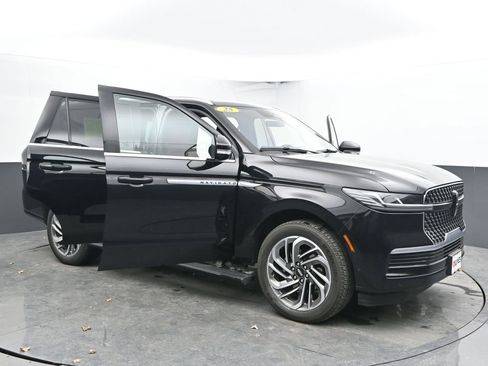 Used 2025 Lincoln Navigator Reserve image 55