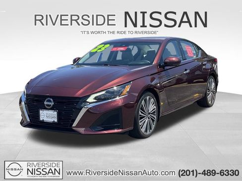 Certified 2023 Nissan Altima 2.5 SL FWD image 1