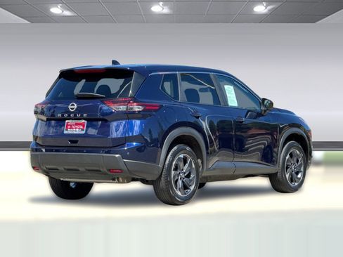 Used 2025 Nissan Rogue SV FWD image 8