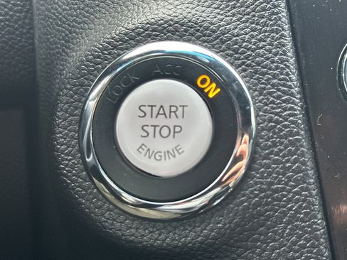 Used 2017 INFINITI QX70 AWD w/ Premium Package image 34