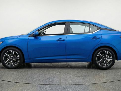 Used 2025 Nissan Sentra SV image 5