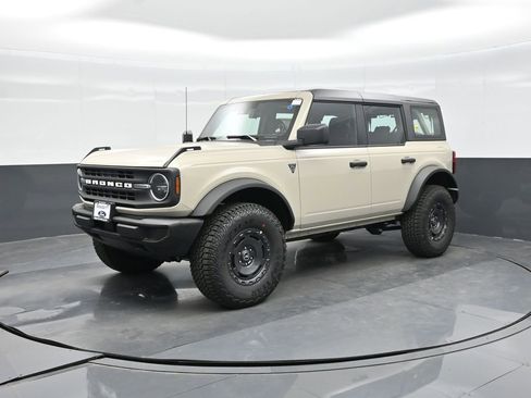 Used 2025 Ford Bronco 4-Door w/ Sasquatch Package image 1