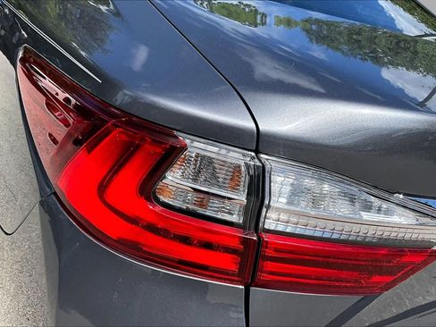 Used 2017 Lexus ES 350 w/ Luxury Package FWD image 28