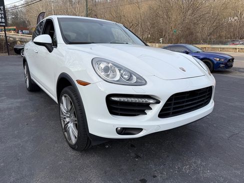 Used 2013 Porsche Cayenne Turbo w/ Premium Pkg Plus image 20