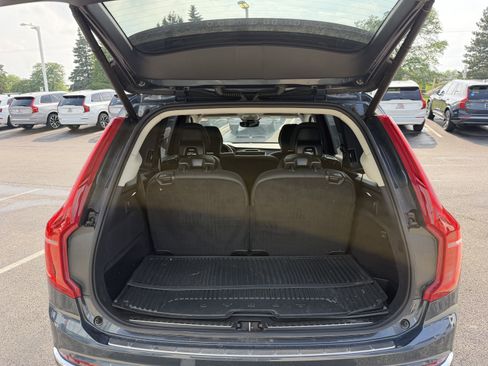 Used 2025 Volvo XC90 T8 Plus w/ Protection Package Premier AWD/4WD image 10