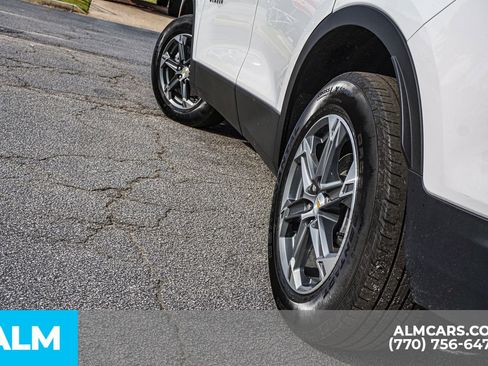 Used 2025 Chevrolet Blazer LT FWD image 14