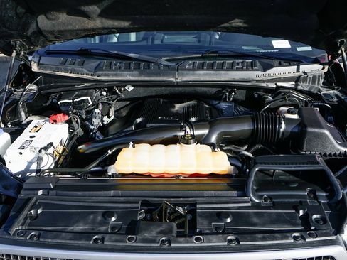 Used 2018 Ford F150 Platinum w/ Equipment Group 701A Luxury image 12