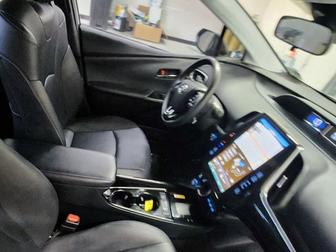 Used 2021 Toyota Prius Prime Limited image 52