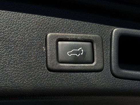 Used 2018 Subaru Forester 2.5i Limited image 24